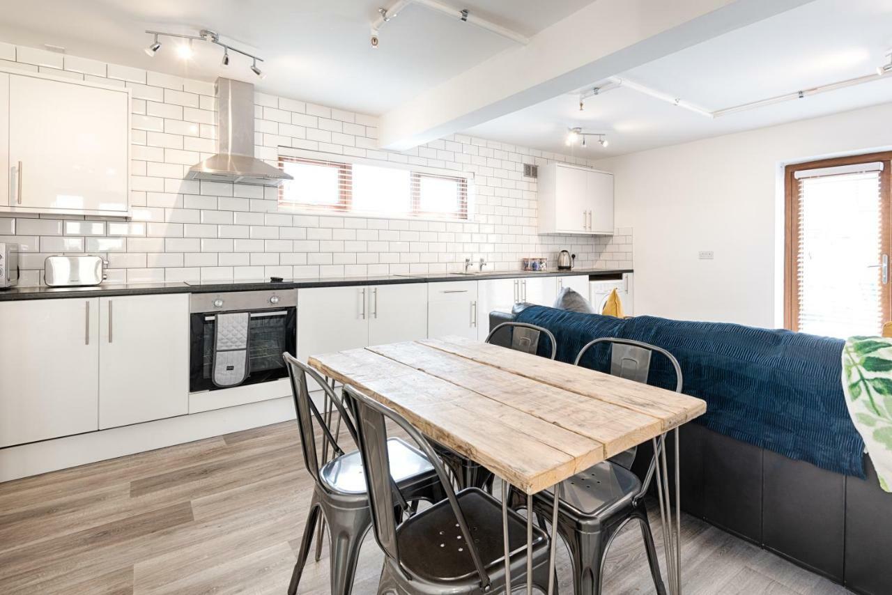 2 Ensuites, Garden, Smart Tv'S In All Rooms! Суонси Экстерьер фото